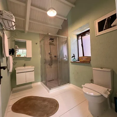 Pensión Hanole Macaron Ayvalı