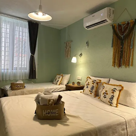 Hanole Macaron Pensión *