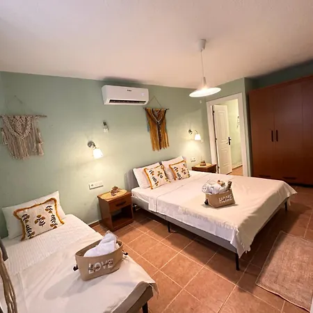 Pensión Hanole Macaron Ayvalı